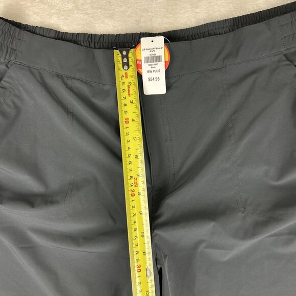 L.L.Bean Women’s Comfort Trail Shorts size 18W Plus NWT Sunsmart UPF 50+ Black - Picture 7 of 11